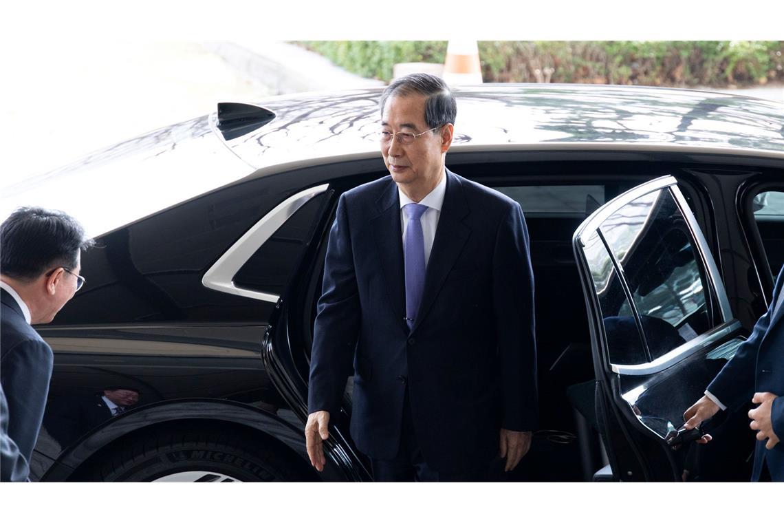 Südkorea: Gericht weist Amtsenthebung von Regierungschef ab Han Duck Soo bleibt im Amt.