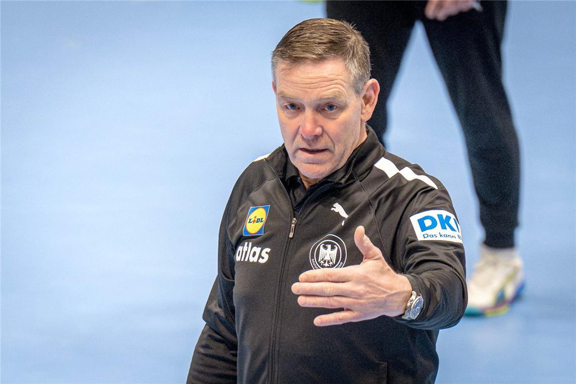 Handball-Bundestrainer Alfred Gislason hat mit der deutschen Nationalmannschaft für die EM 2026 das Halbfinale als Ziel ausgegeben.