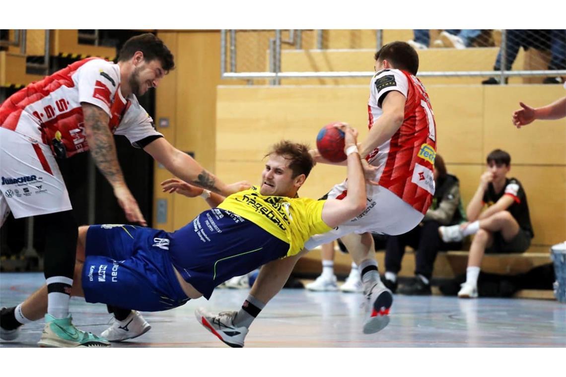 Handball ist ein hartes Geschäft: David Klatte, der frisch gewählte Kapitän des SV Leonberg-Eltingen (Mi./im Spiel gegen HTV Meissenheim), fällt nach einer Schulter-OP aus und fehlt wohl bis Ende des Jahres.