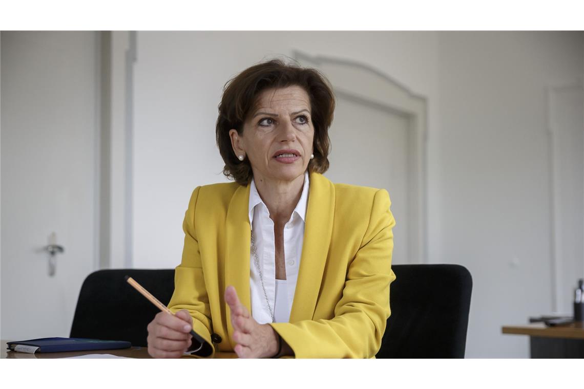 Handelsexpertin Sabine Hagmann fordert mehr Strafverfolgung bei Ladendiebstählen.