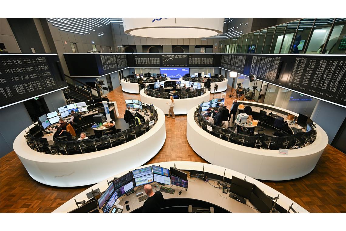 Handelsraum der Frankfurter Börse: Die Dividenden für Aktionäre sind gestiegen. (Archivbild)