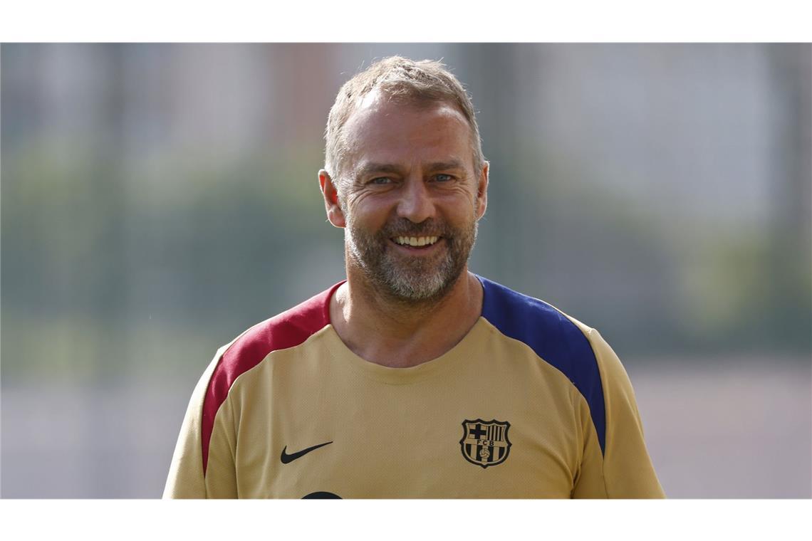 Hansi Flick verlängert Vertrag beim FC Barcelona Hansi Flick hat beim FC Barcelona bis 2027 verlängert.
