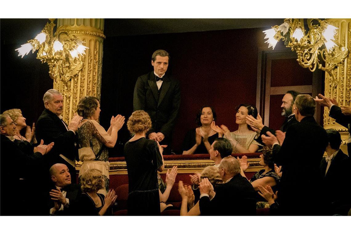 Maurice Ravel in sinnlicher Mission Happy-End für „Bolero“: Im Pariser Opernhaus gibt’s viel Applaus für Maurice Ravel und seine Ballettmusik.