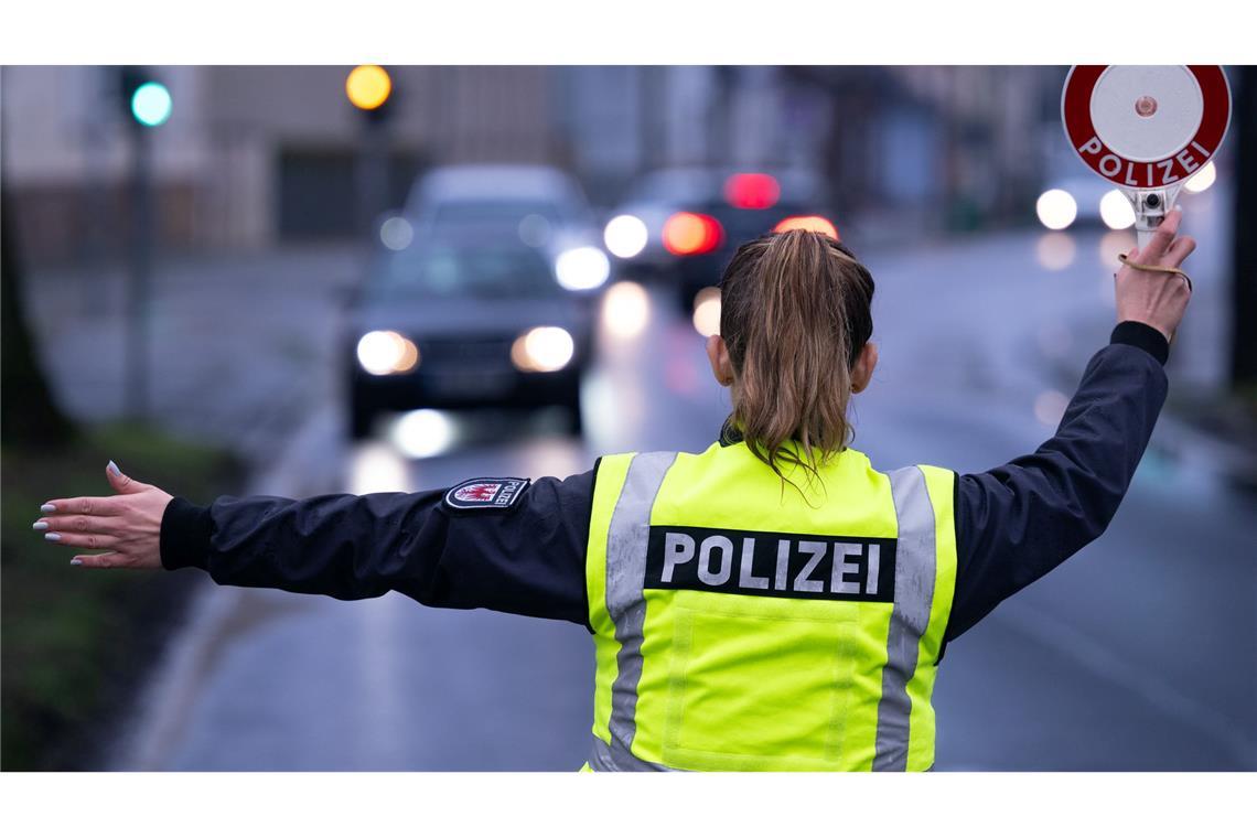 Unfallforscherin: "Verkehrstote gehen uns alle an" Hart aber gerecht: Punkte in Flensburg sollen für mehr Sicherheit im Straßenverkehr sorgen. (Archivbild)