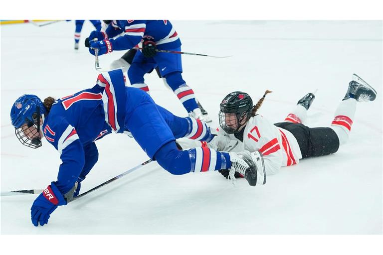 Harter Fight im Olympia-Endspiel der Eishockey-Erzrivalinnen