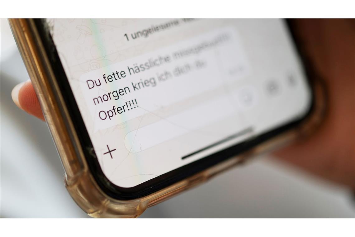 Hassbotschaften und Demütigungen können für die Betroffenen massive Folgen haben. (Symbolbild)