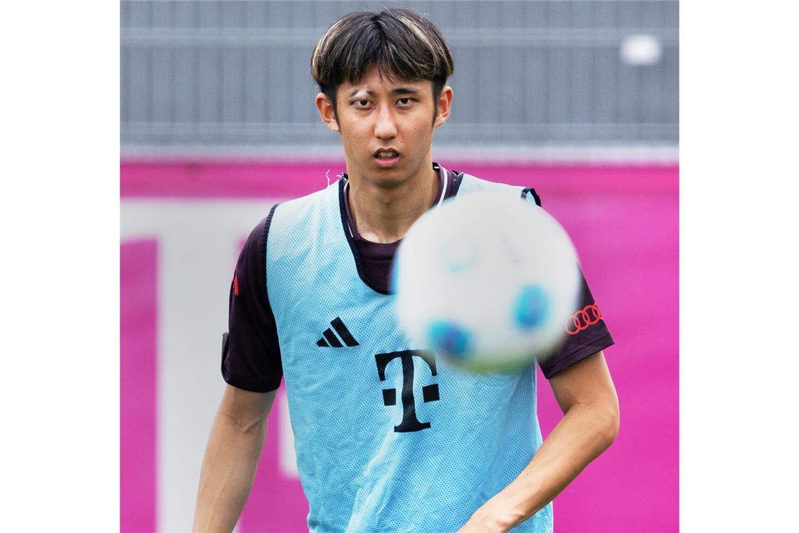 Hat den Ball wieder fest im Blick: Münchens Verteidiger Hiroki Ito