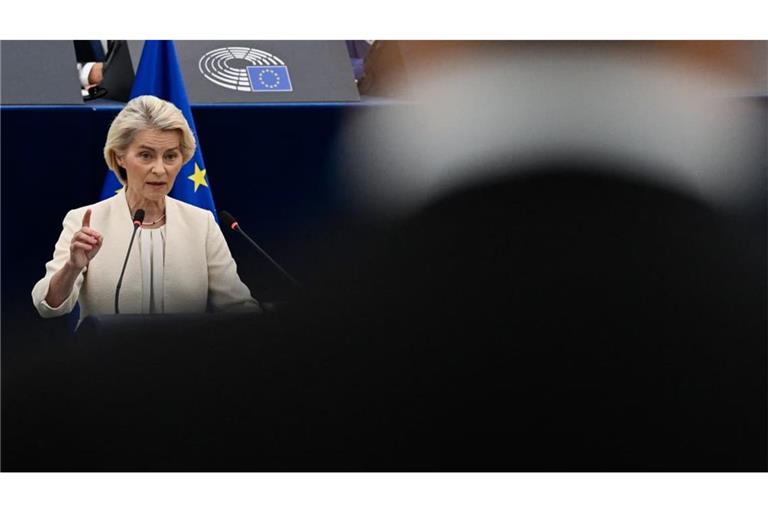 Hat in ihrer Rede zur „Lage der Union“ neue, hoffentlich schon bald in der ganzen EU geltende Regeln für Kinder auf Social Media verkündet: die Präsidentin der EU-Kommission, Ursula von der Leyen (CDU).
