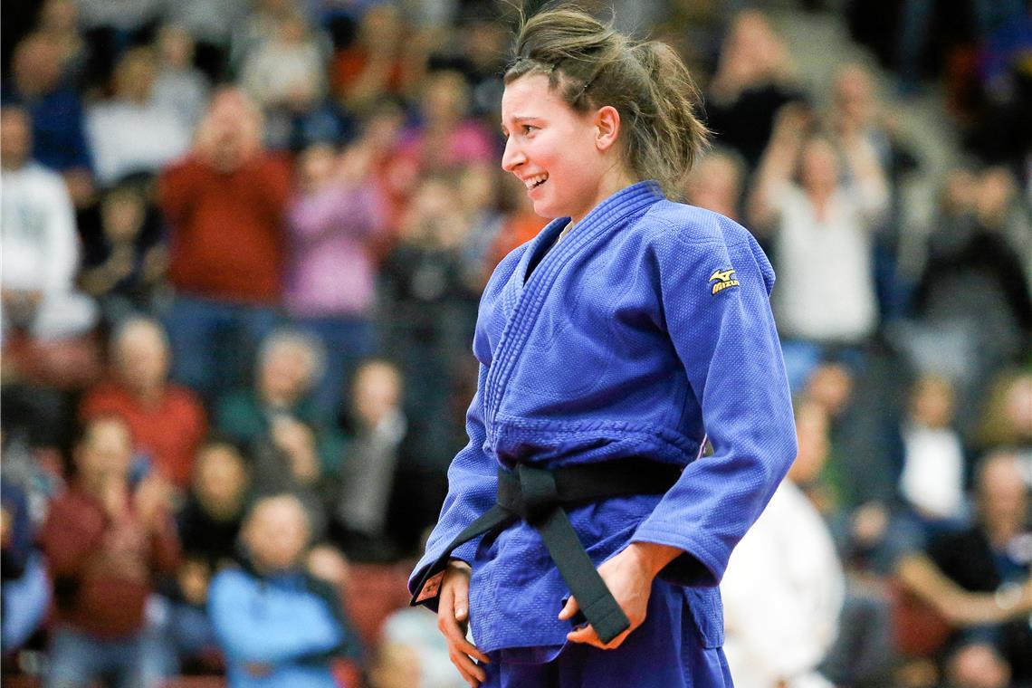 Titelverteidiger TSG Backnang gelingt ein Auftakt nach Maß Hatte allen Grund zum Strahlen: Helena Grau. Sie und die TSG demonstrierten gleich im ersten Saisonduell ihre Stärke. Foto: Baumann