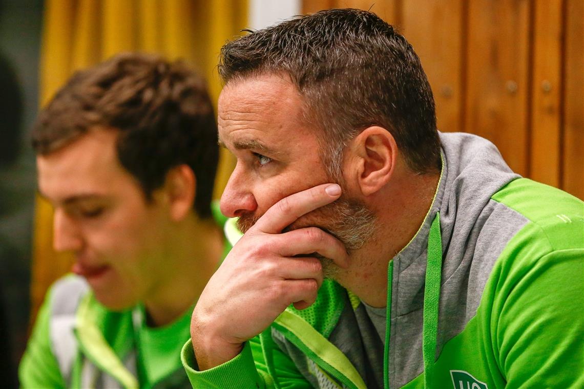 Bartels baut auf „Leidenschaft und Qualität“ Hatte zuletzt reichlich Grund, bedenkliche Miene zum erfolglosen HCOB-Spiel zu machen: Der Sportliche Leiter Jochen Bartels. Foto: A. Becher