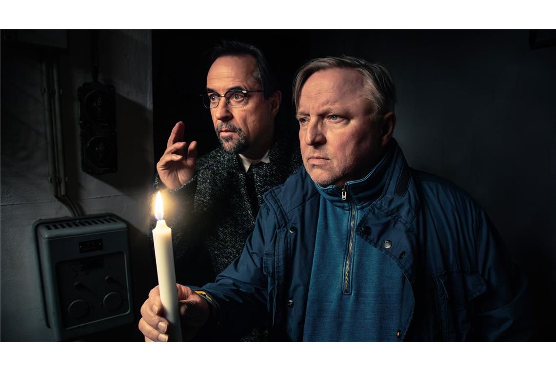 Aufgespießter Anwalt Hauptkommissar Thiel (Axel Prahl, r.) und Dr. Karl-Friedrich Boerne (Jan Josef Liefers, l).
