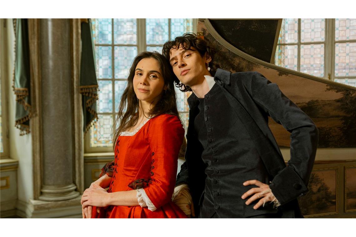 Havana Joy und Eren M. Güvercin spielen in der neuen ARD-Serie "Mozart/Mozart" die Wunderkinder Maria Anna und Wolfgang Amadeus Mozart.