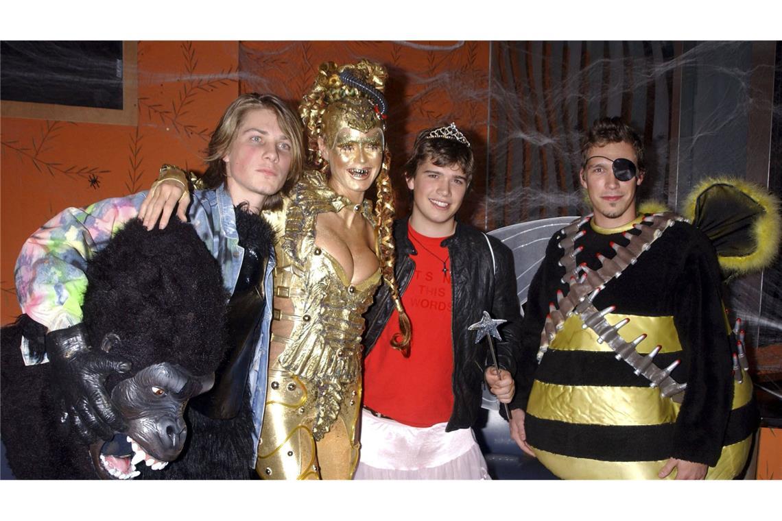 Heidis Klums Halloween-Kostüme: Die spektakulären Looks der vergangenen 25 Jahre Heidi ganz in gold im Jahr 2003.