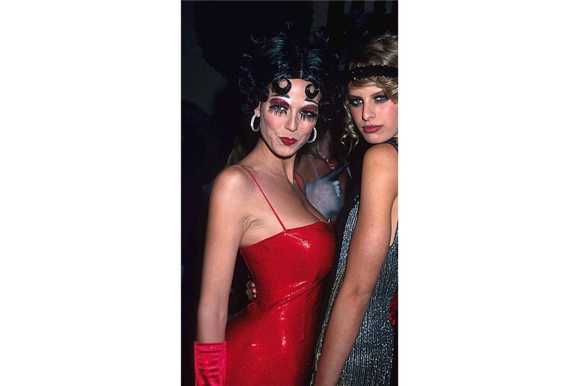 Heidis Klums Halloween-Kostüme: Die spektakulären Looks der vergangenen 25 Jahre Heidi Klum (linsk) erneut als Kultfigur: Im Jahr 2002 verkleidete sie sich als die Zeichentrickfigur Betty Boop.