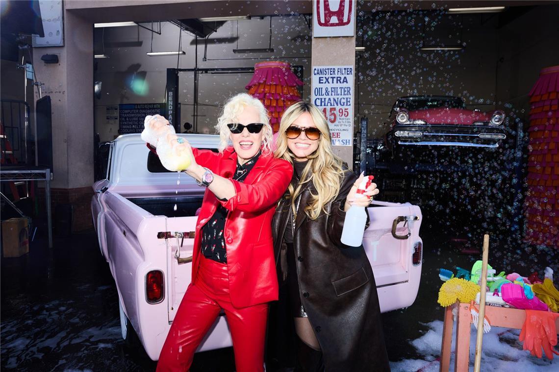 Wer ist raus in Folge 13? Heidi Klum mit Gastjurorin Ellen von Unwerth.