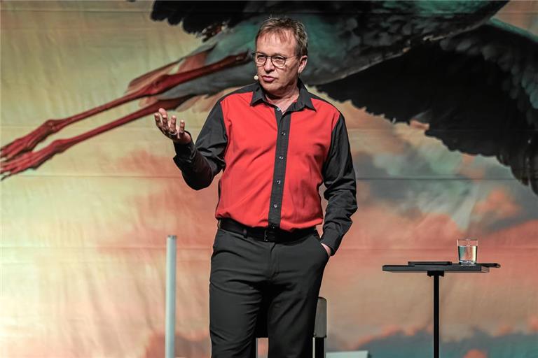 Heinrich Del Core zeigt sein Programm „Juhuu, meine Frau wird Oma“ in der Murrhardter Festhalle. Foto: Stefan Bossow