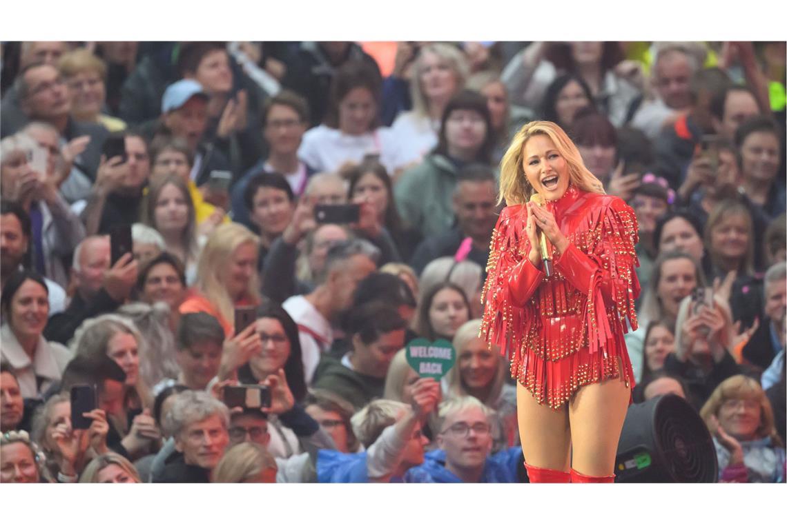 Helene Fischer beim Auftakt ihrer „360° Stadion Tour 2026“ in Dresden.