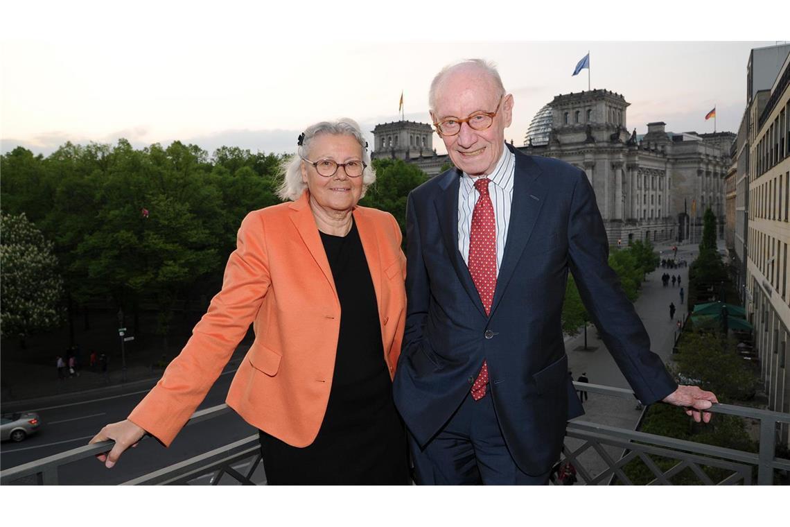 Christie’s versteigert Kunstsammlung von Helga und Edzard Reuter Helga und Edzard Reuter engagierten sich bis zu ihrem Tod 2024 für gesellschaftlichen Zusammenhalt.