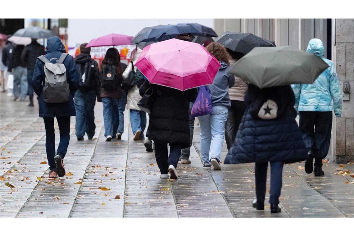 Herbstliches Wechselspiel aus Sonne, Nebel und Wolke zum Monatsende. Danach folgt Regen (Archivbild).