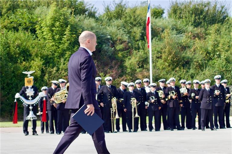 Heute Abend wird Olaf Scholz beim Zapfenstreich verabschiedet.