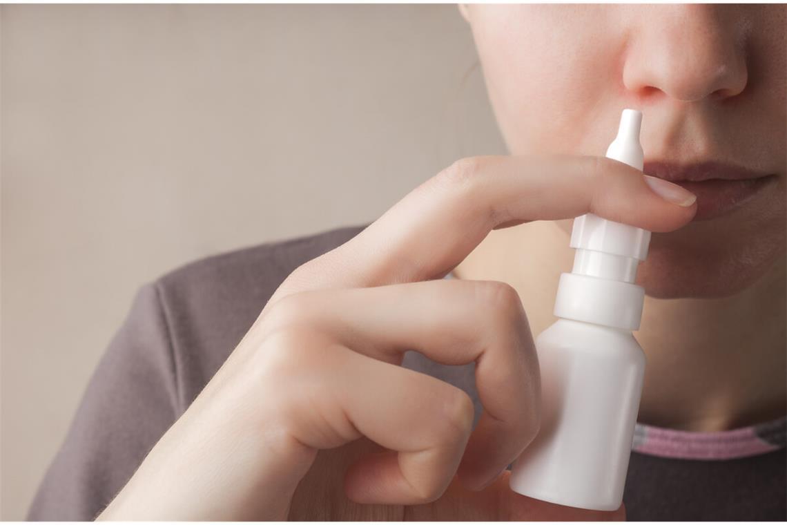 Nasenspray-Ersatz – Die wirksamsten Alternativen Hier erfahren Sie 7 Alternativen für Nasenspray. So bekommt man die Nase frei, ohne Gewöhnungseffekt. Die wirksamsten Hausmittel im Überblick.
