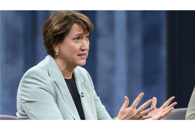 Hildegard Müller, hier bei einem Auftritt in der ARD-Sendung von Caren Miosga, war für eine Gastrede bei Dekra in Stuttgart.