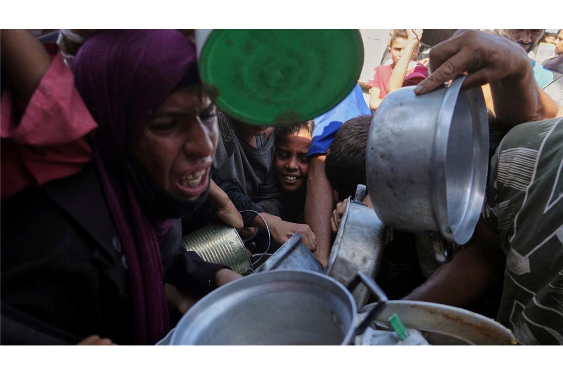 Hilfsorganisationen prangern Israel seit Monaten an, nicht genügend Lebensmittel in den Gazastreifen zu lassen.