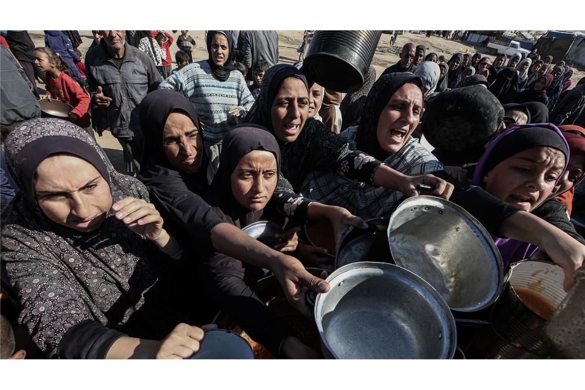 G20 fordern von Israel mehr Hilfe - Plünderung in Gaza Hilfsorganisationen waren vor einer unmittelbar bevorstehenden Hungersnot vor allem im Norden des Gazastreifens.