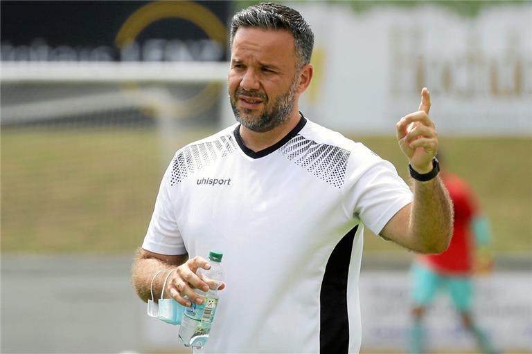 Hinauf in die Regionalliga: Ex-TSG-Coach Evangelos Sbonias zeigt an, wo er mit dem SGV Freiberg spätestens 2022 sein will. Foto: Baumann