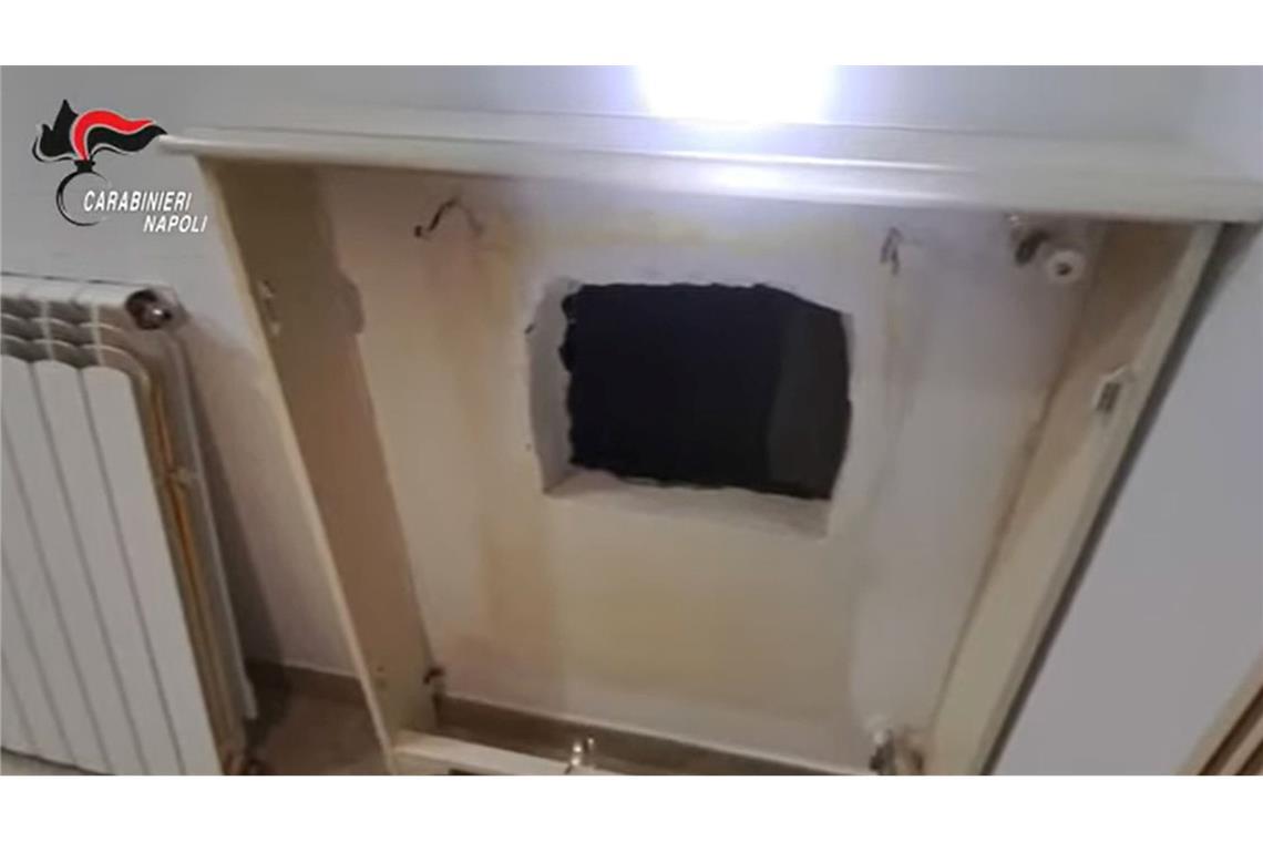 Gesuchter Mafia-Boss in Mauerversteck in Neapel gefasst