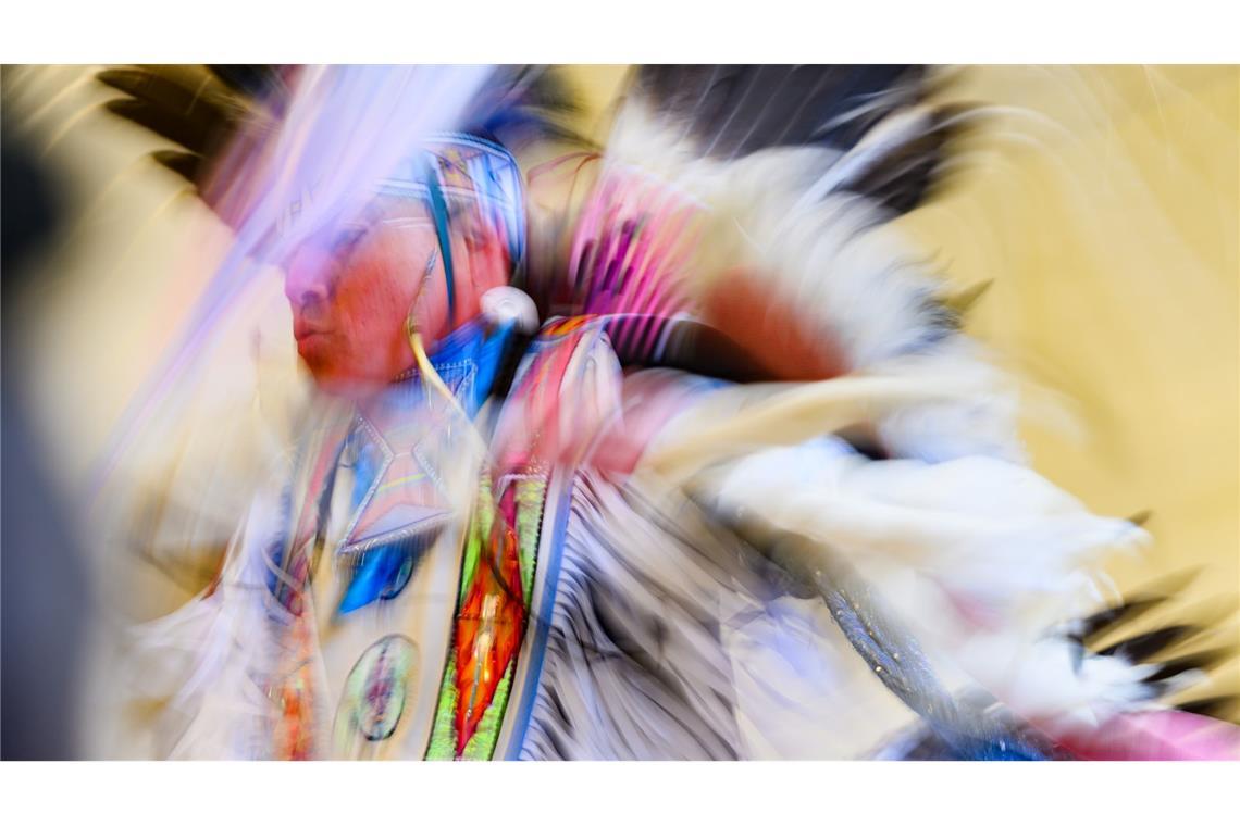 Hip-Hop Sänger Supaman gibt Workshop für Schüler