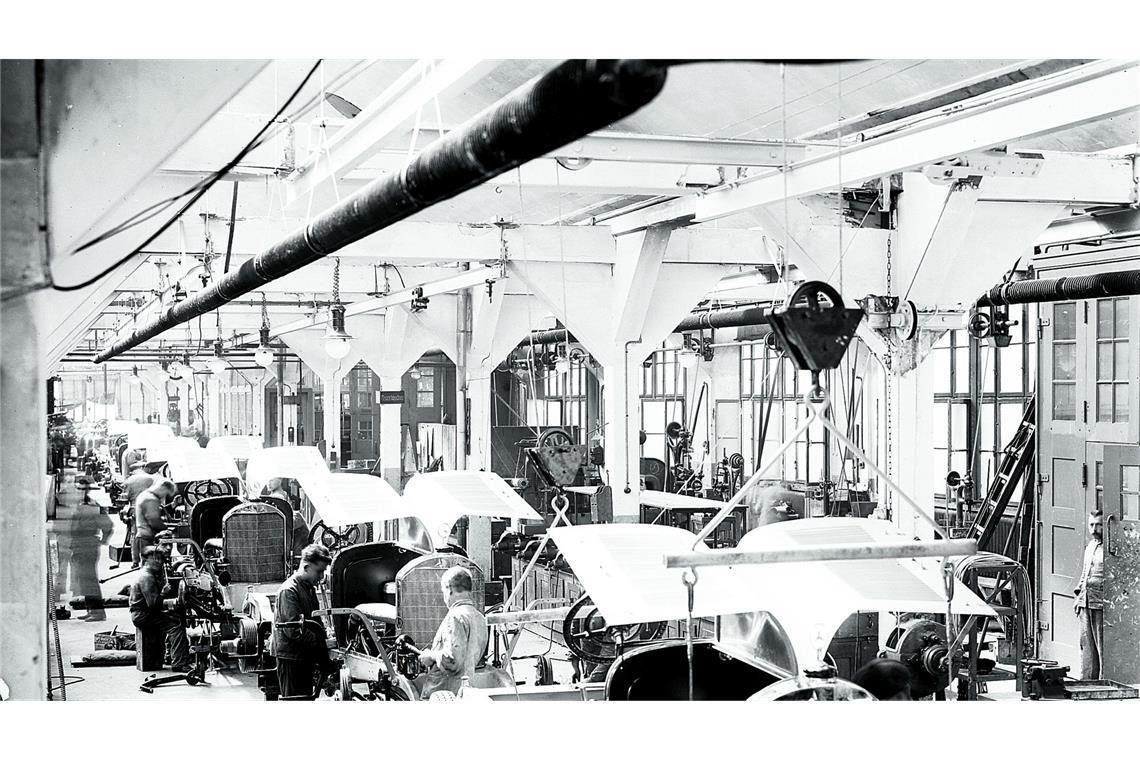 Warum Daimler-Benz fast Däumler-Benz geheißen hätte Historische Produktionslinie