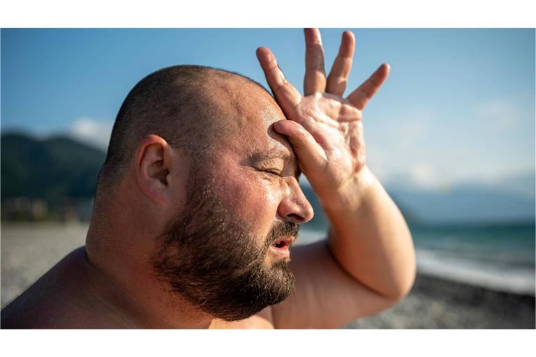 Hitze bedeutet für den menschlichen Körper wahre Schwerstarbeit. Denn der Organismus ist bemüht, seine Temperatur konstant um die 37 Grad zu halten.