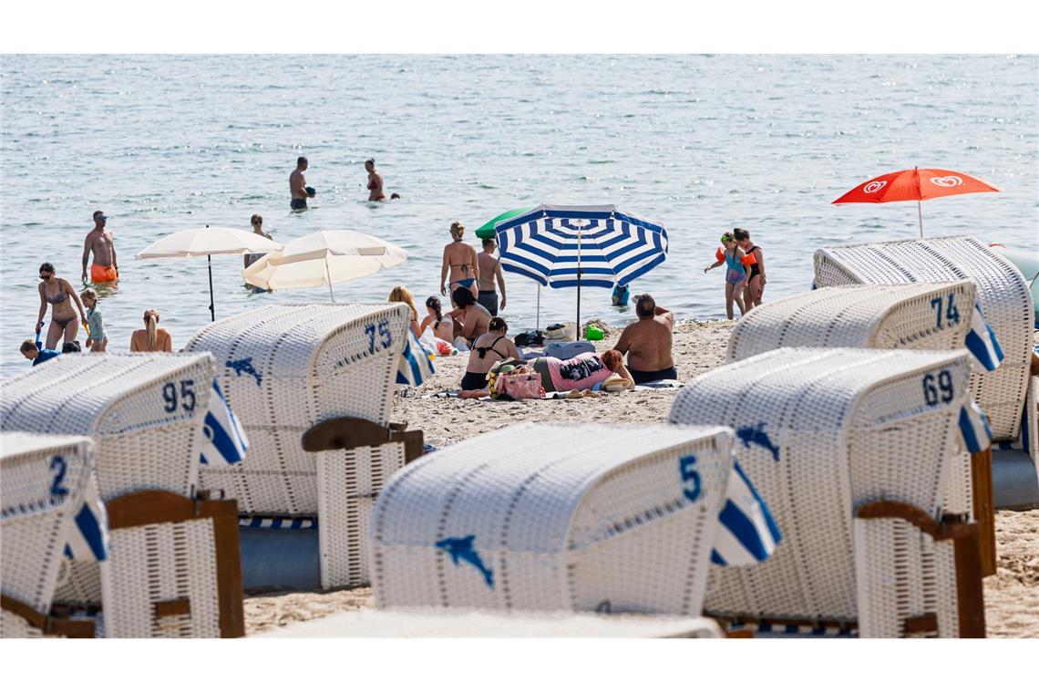 Hitze in Schleswig-Holstein: Viele suchen Abkühlung an Ostsee und im Wasser