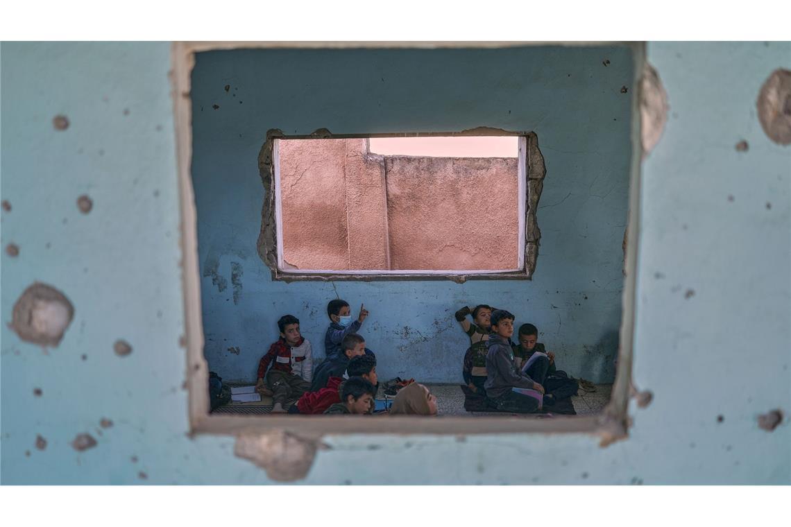 Hoffnung trotz Zerstörung: Unterricht in der Grundschule von Maar Schmarin, Idlib.