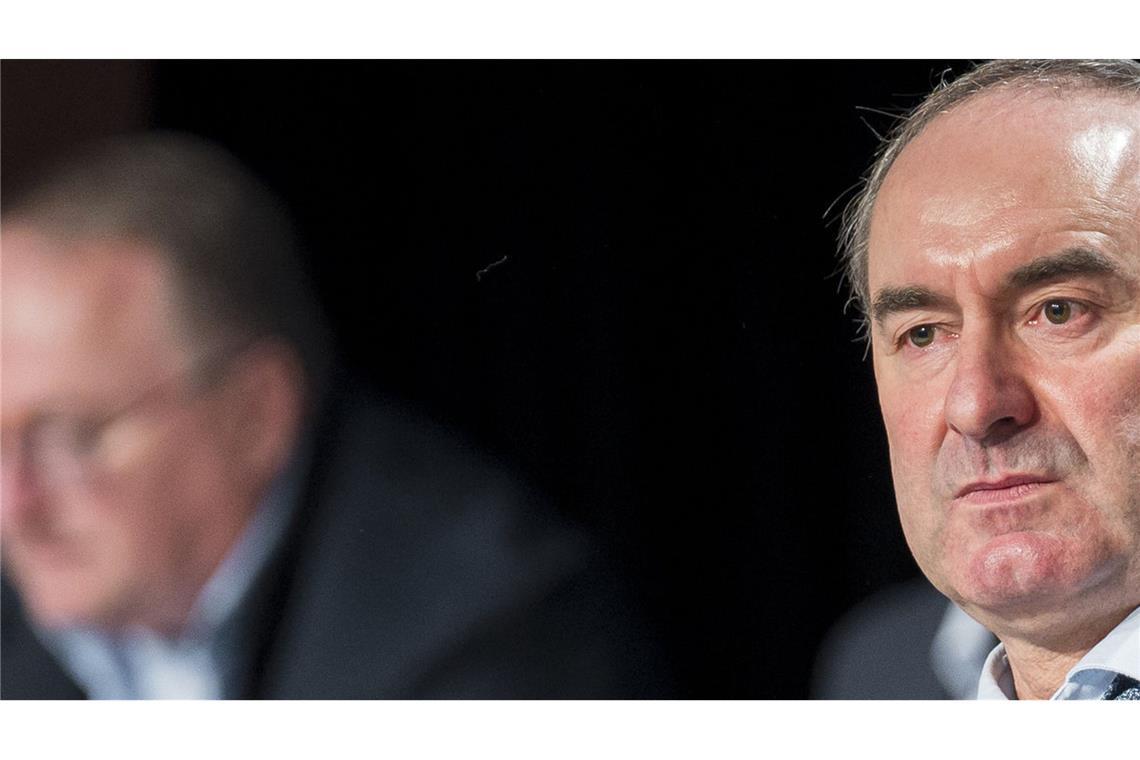 Warum es die Freien Wähler gleich zweimal gibt Hubert Aiwanger geriet 2023 aufgrund der sogenannten Flugblatt-Affäre in die Schlagzeilen.