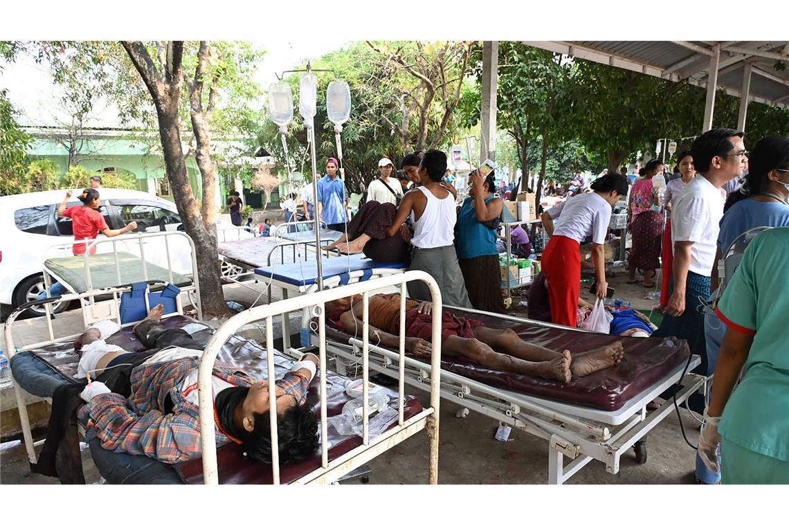 Zahl der Toten und Verletzten nach Erdbeben steigt Hunderte Menschen in Myanmar wurden bei dem Erdbeben verletzt.
