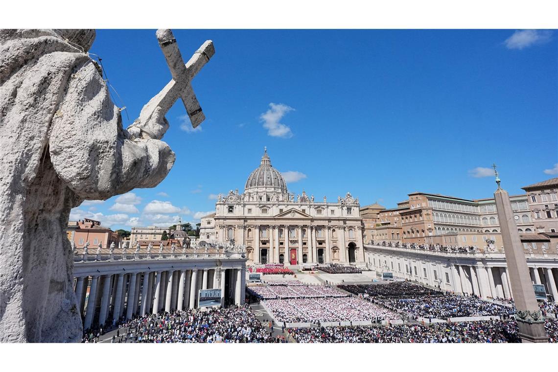 Nach Abschied von Papst Franziskus: Konklave rückt in Fokus Hunderttausende wohnten der Trauerfeier von Papst Franziskus bei.