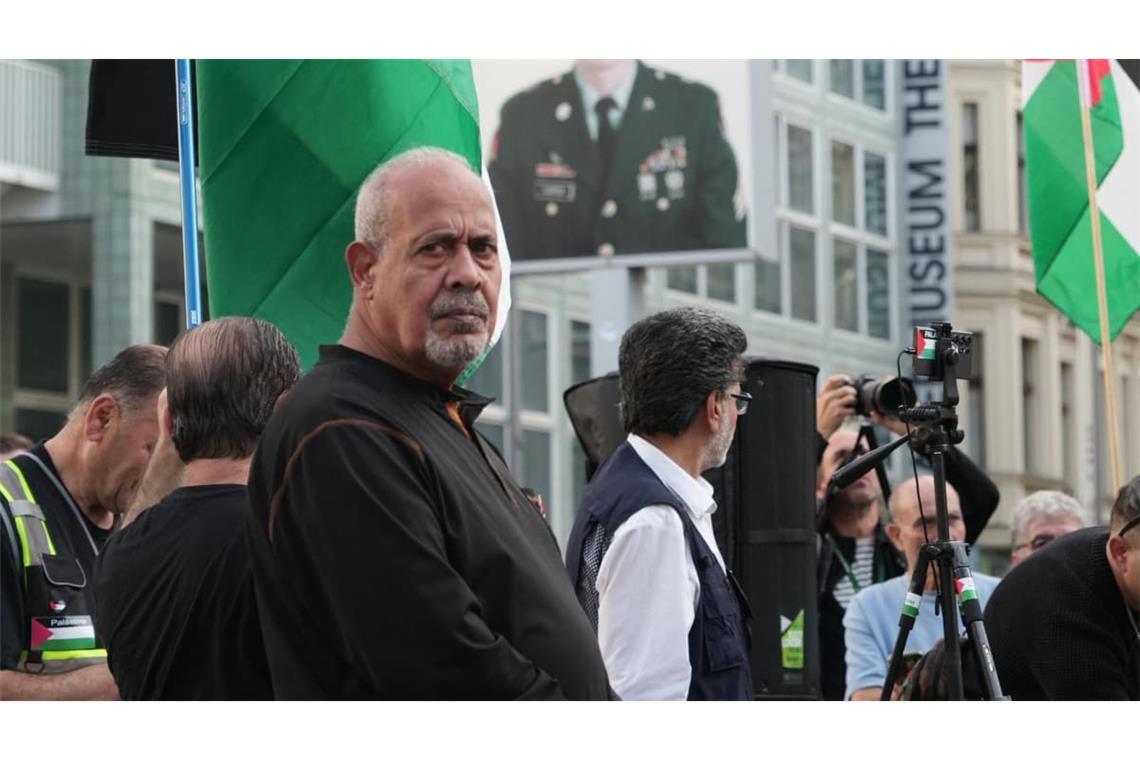 Ibrahim Ibrahim posiert beim Jahrestag des Terrorangriffs der Hamas auf Israel am 7. Oktober 2026.