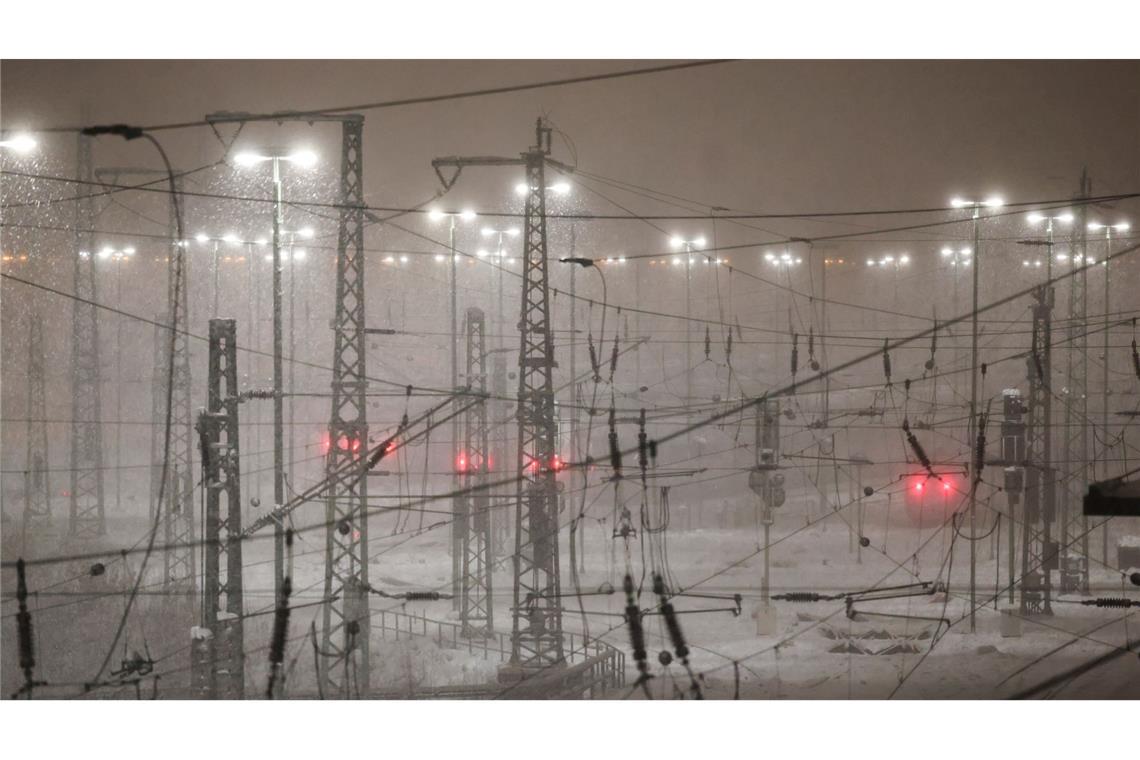 ICEs im Schnee in Hamburg