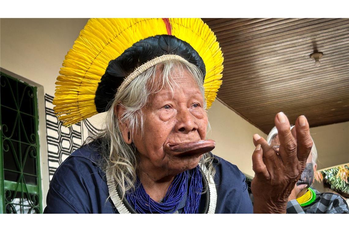 Was der Gold-Boom im Amazonas anrichtet "Ich bin sehr besorgt", sagt Raoni Metuktire.