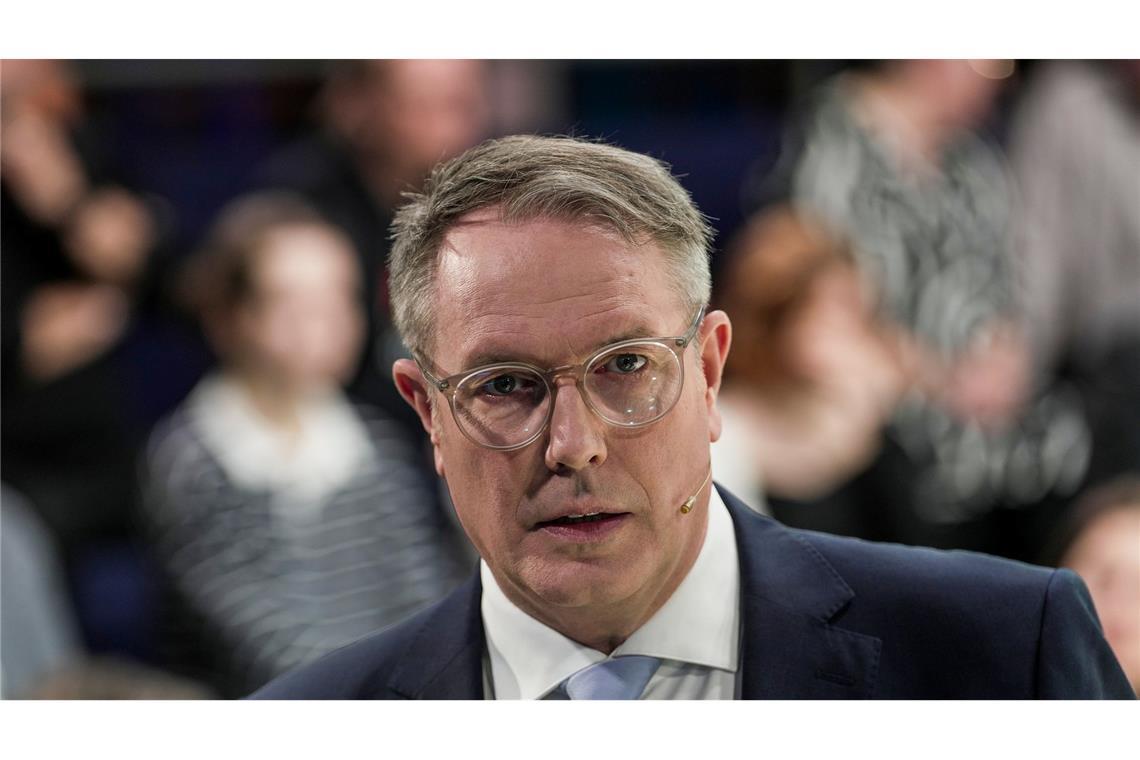 "Ich erwarte eine ganz klare Positionierung von CDU und CSU", sagt SPD-Ministerpräsident Alexander Schweitzer. (Archivbild)