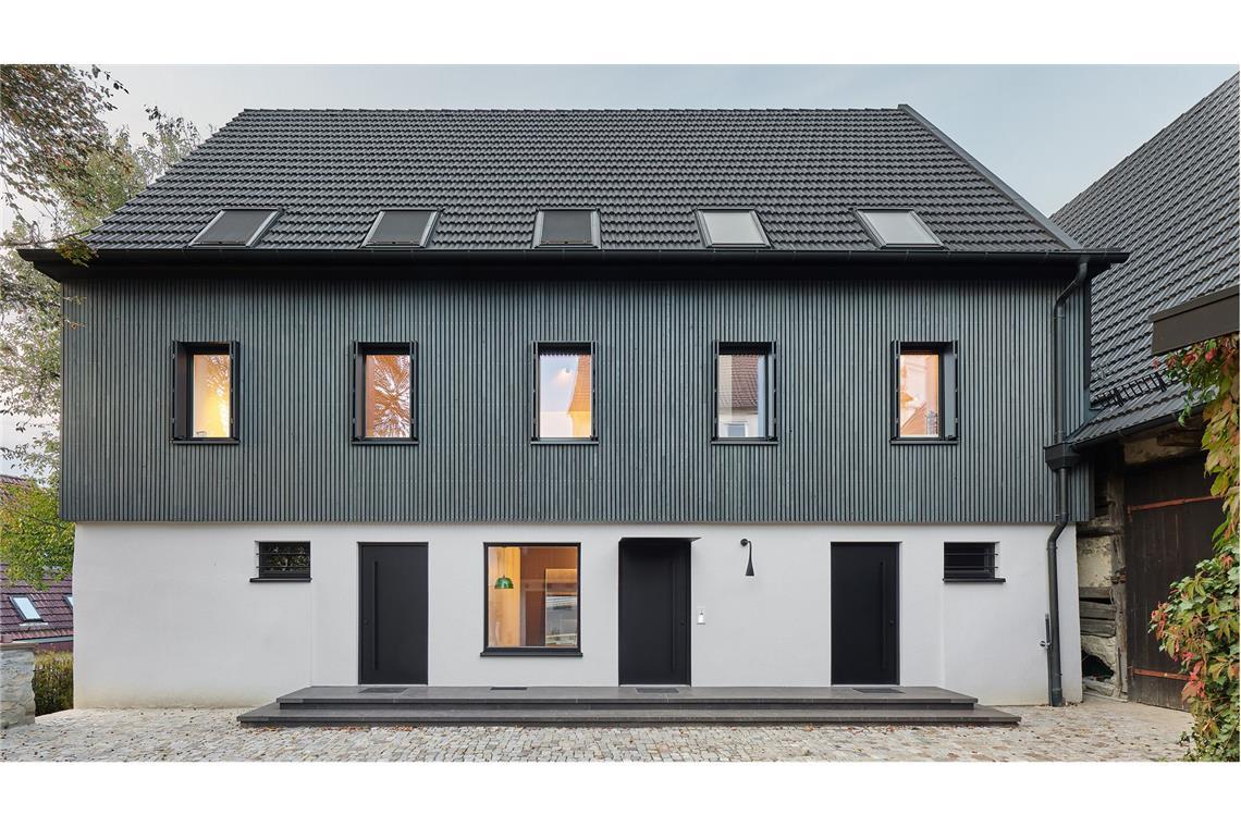 Idyllisches Landleben: Der Stuttgarter Architekt Thilo Holzer hat für eine Familie im Landkreis Böblingen ein  altes Bauernhaus  saniert.