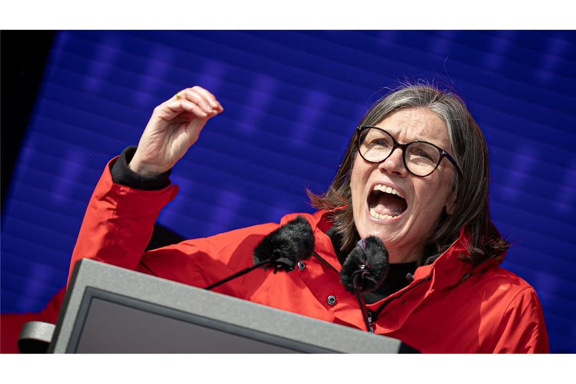 Tausende demonstrieren für mehr Investitionen in Industrie IG-Metall-Chefin Christiane Benner: "Ohne Industrie ist Deutschland ein armes Land."
