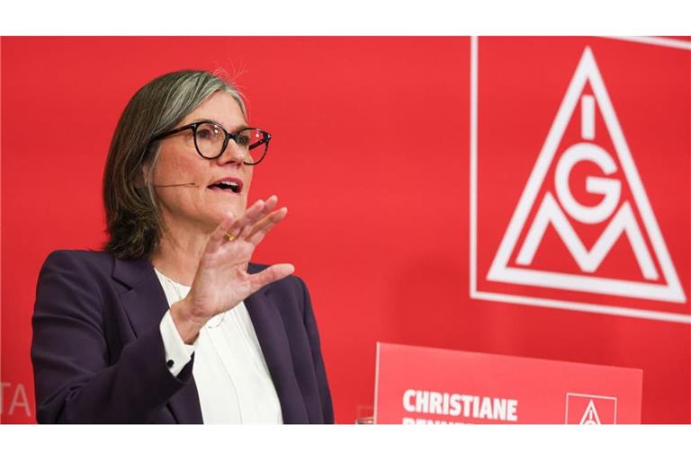IG-Metall-Chefin Christiane Benner übt scharfe Kritik am Vorgehen des Mercedes-Vorstands.