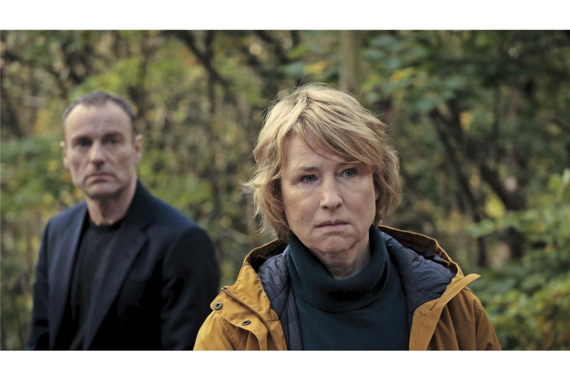 Ihr letzter gemeinsamer Fall führt Susanne Bonard (Corinna Harfouch, re.) und Robert Karow (Mark Waschke, li.) zum Teufelsberg.