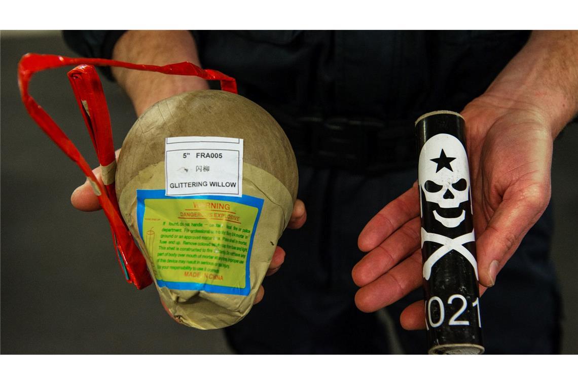 Kugelbomben-Schäden: Rufe nach Konsequenzen werden laut Illegale Feuerwerkskörper werden oft im Ausland gekauft. (Archivbild)