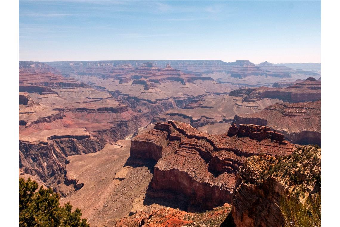Im 12. Jahrhundert setzte eine etwa 3 Jahrhunderte andauernde Dürreperiode ein und die Anasazi verließen ihre Heimat. Die ebenfalls zur Pueblo-Kultur gehörenden Hopi sind ihre Nachfahren und lebten wie andere Indianerstämme in jüngerer Vergangenheit in der Gegend.