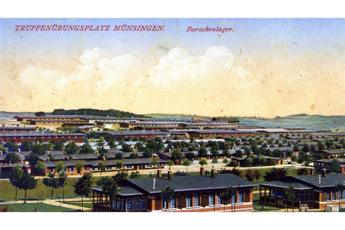 Im Alten Lager bei Münsingen waren die Soldaten und Offiziere untergebracht, die auf dem Truppenübungsplatz Dienst taten (Postkarte von 1907). Das gesamte Lager steht heute unter Denkmalschutz – der frühere Unternehmer Franz Tress hat es übernommen und baut es derzeit zu einer Attraktion mit Hochzeitslocations und Manufakturen aus.