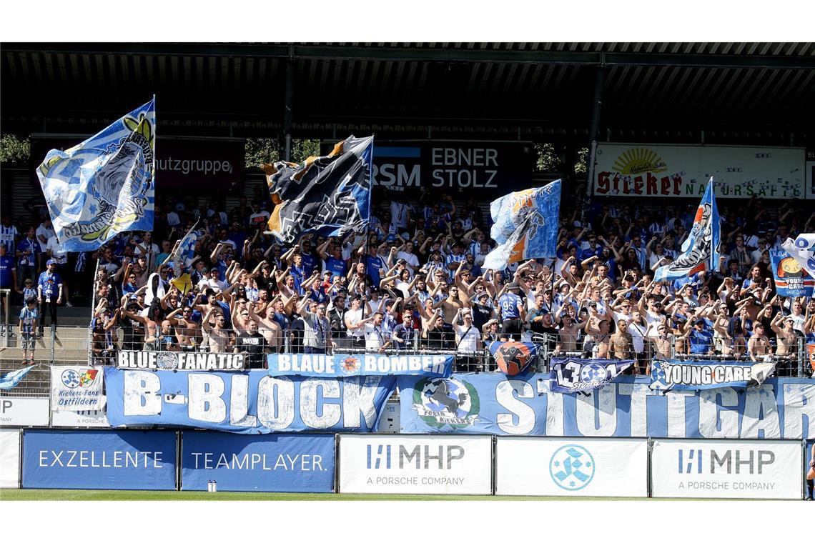 Spendenziel für Beerdigung von verstorbenem Kickers-Fan erreicht Im B-Block war der 31-Jährige regelmäßig anzutreffen.